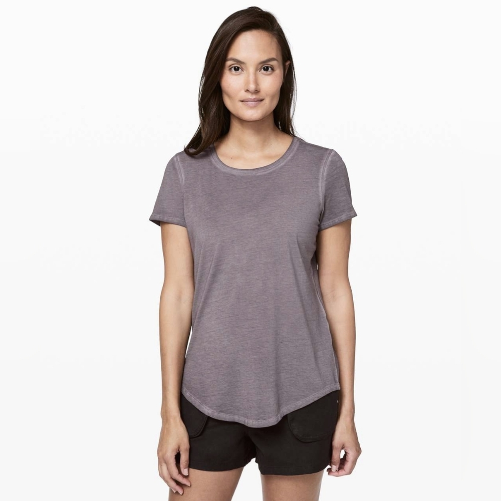 lululemon athletica Heathered Mauve Short Sleeve Tee